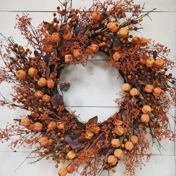 30IN PIP BERRY WREATH