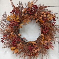 30IN PIP BERRY WREATH