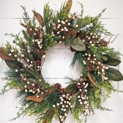 30IN MAGNOLIA&BERRY WREATH