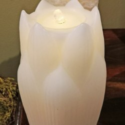 5.3X8.3 LILY FOUNTAIN CANDLE
