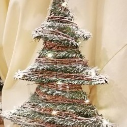 20IN PINE SKIRT TREE-BOT30