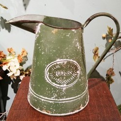 12X8X9.25 PITCHER
