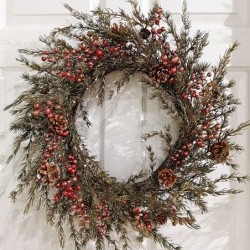 28IN WHISPY PINE WREATH