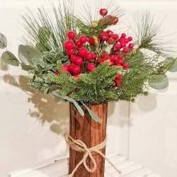 17IN-T NEEDLE PINE&BERRY ARGMNT