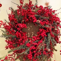 26IN BERRY CEDAR WREATH