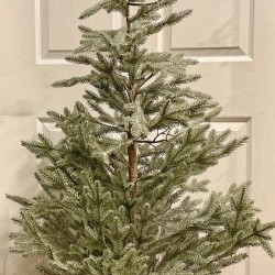 28IN ICE PINE TREE